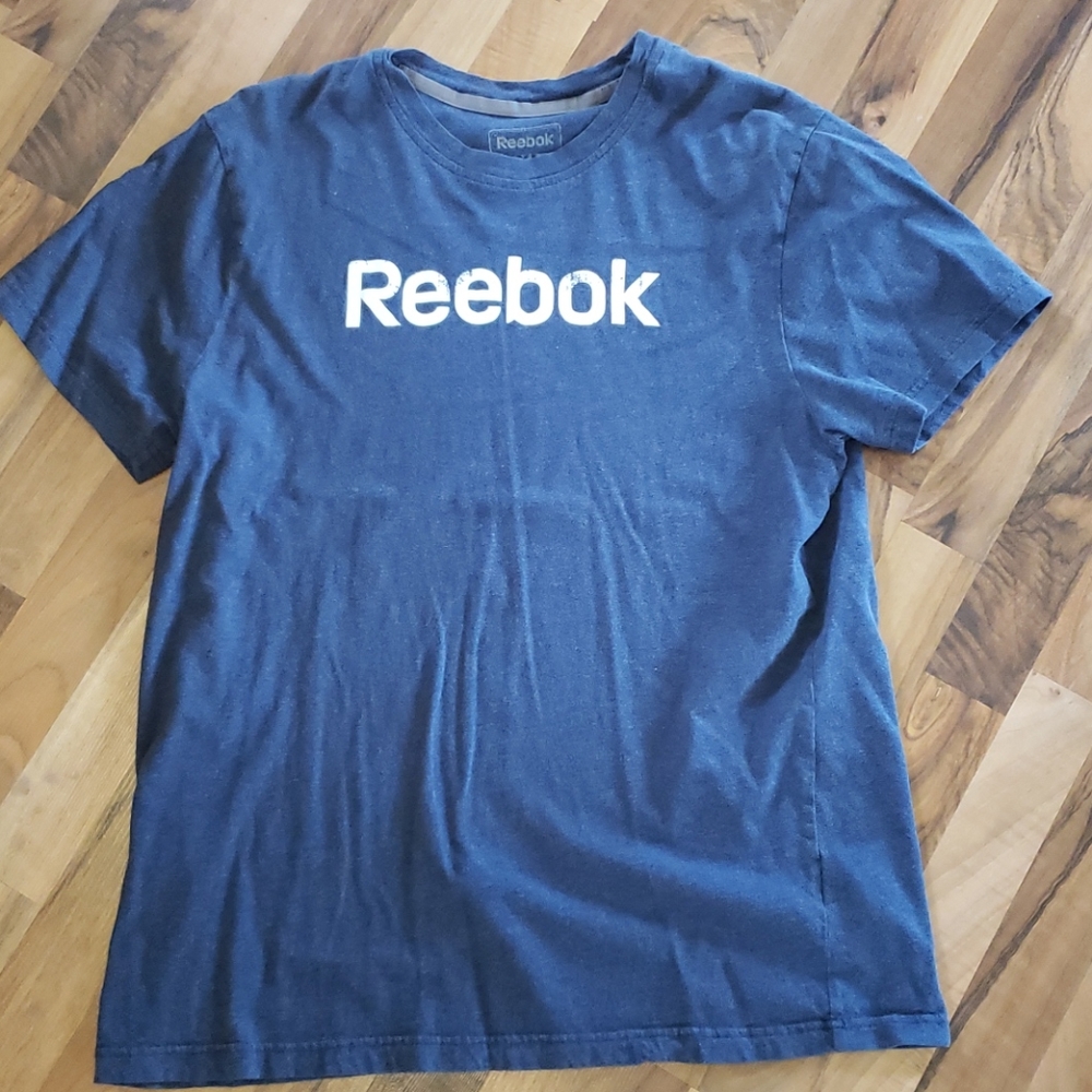 Mens Reebok tee size XL